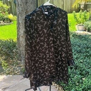 ▶️ Equipment ◀️ Black silk dress with flowers